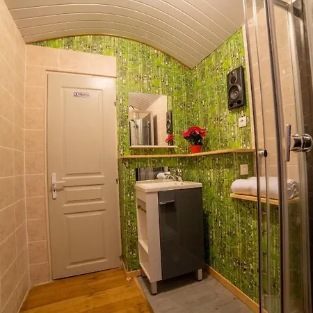 怡待布吉蒙图瓦斯32公寓 日蒙