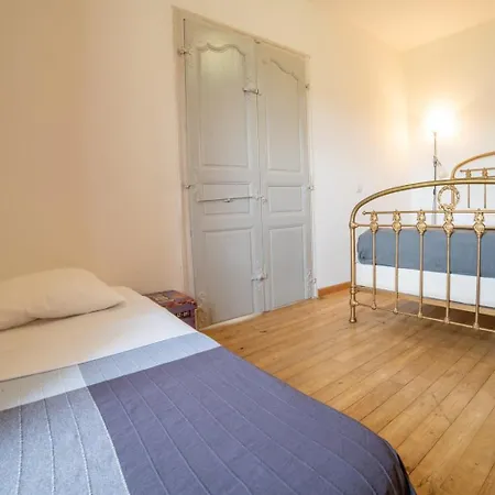 怡待布吉蒙图瓦斯32公寓 日蒙