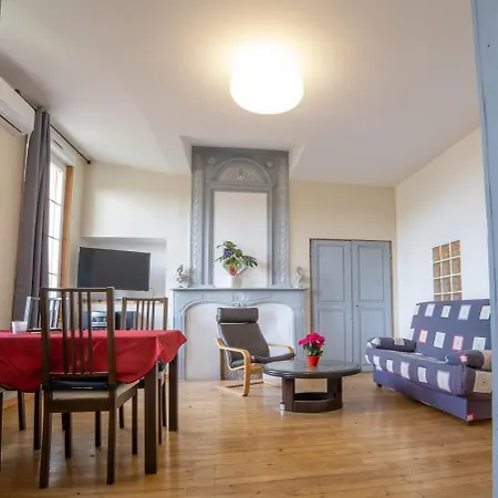 怡待布吉蒙图瓦斯32公寓