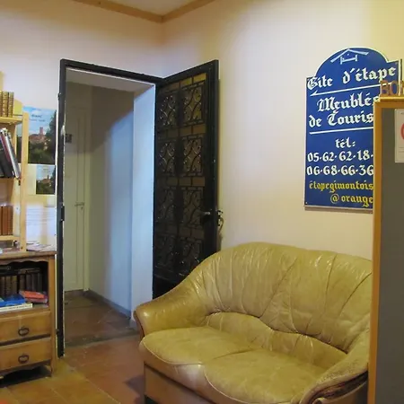 怡待布吉蒙图瓦斯32公寓 日蒙