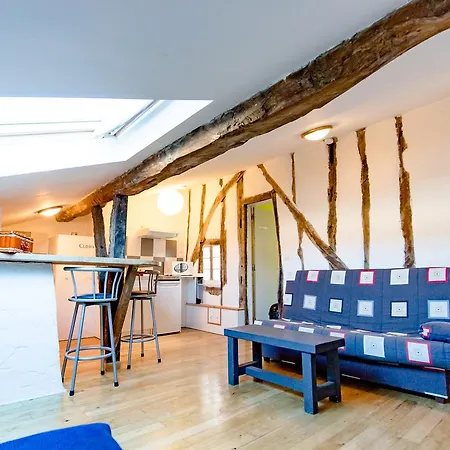 怡待布吉蒙图瓦斯32公寓 * 日蒙